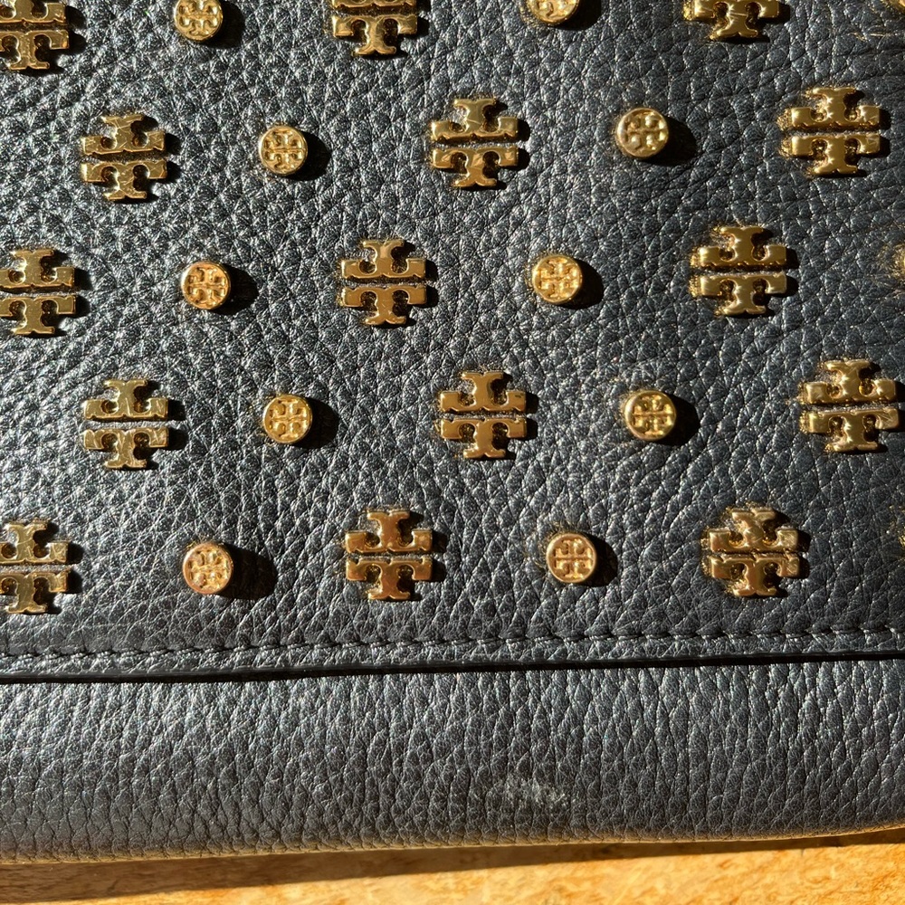 RARE Tory Burch black leather clutch/shoulder bag with gold tone logos and studs - Picture 6 of 11
